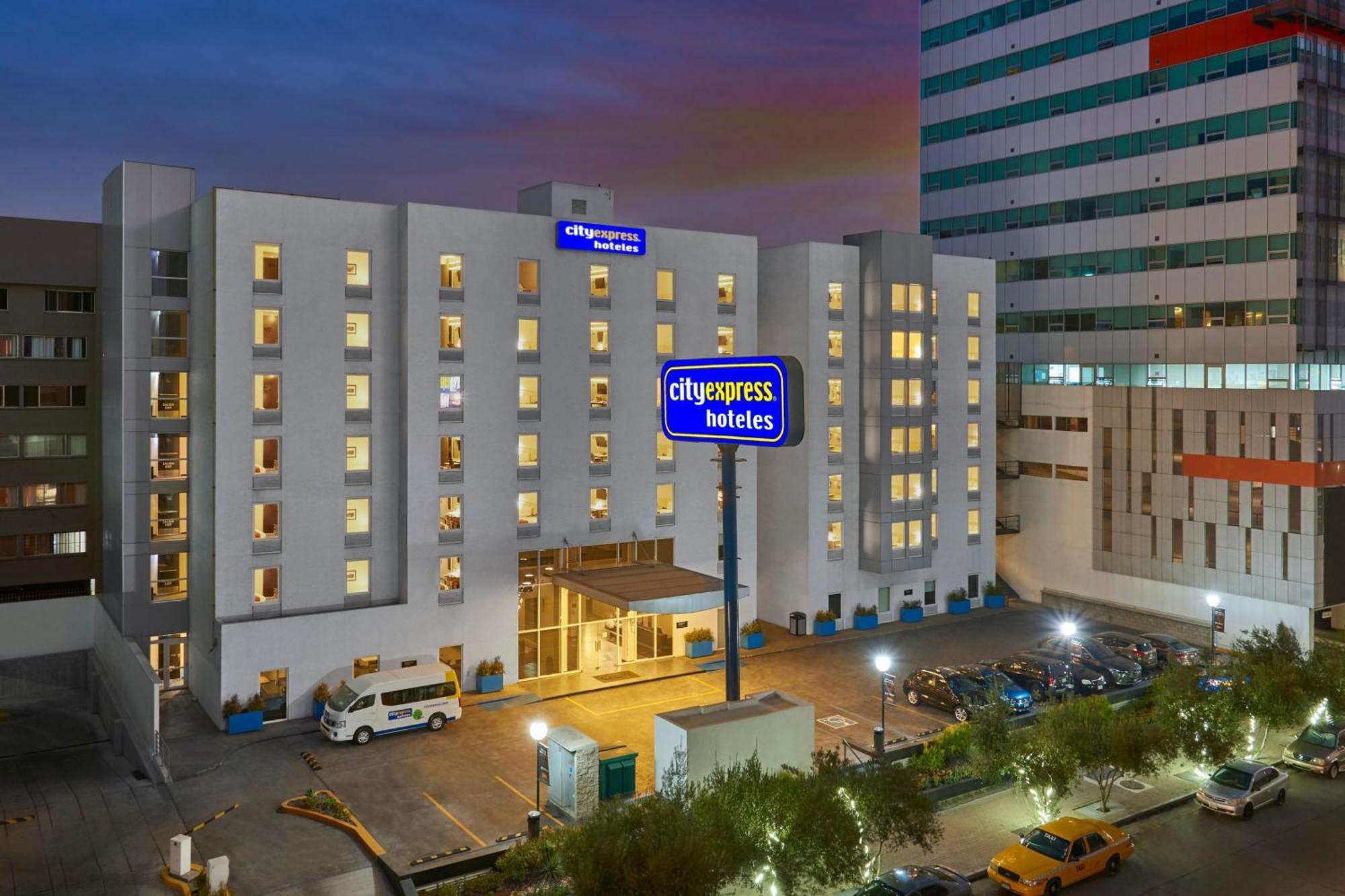 City Express By Marriott Tijuana Rio Exterior photo